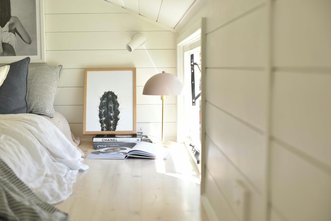 white table lamp on white table